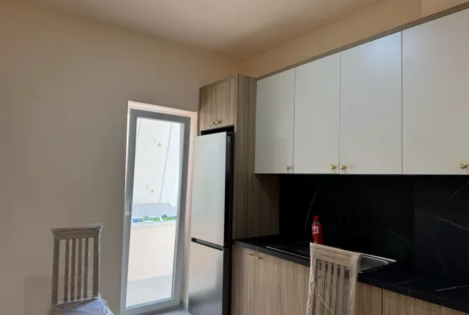 Shtepi me qera Apartament ne Tirane, 2+1, Mobilimi E mobiluar, Pagesa 600  Euro.