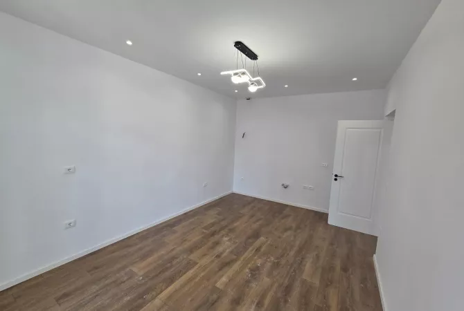 Shtepi me qera 2+1 ne Tirane - 600 Euro