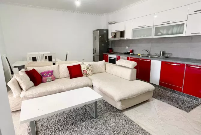 Shtepi me qera Apartament ne Tirane, 2+1, Mobilimi E mobiluar, Pagesa 700  Euro.