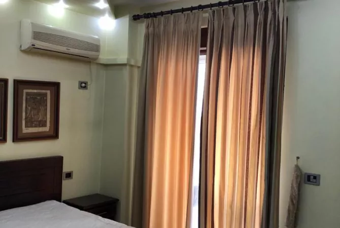 Shtepi me qera Apartament ne Tirane, 3+1, Mobilimi E mobiluar, Pagesa 1,000  Euro.