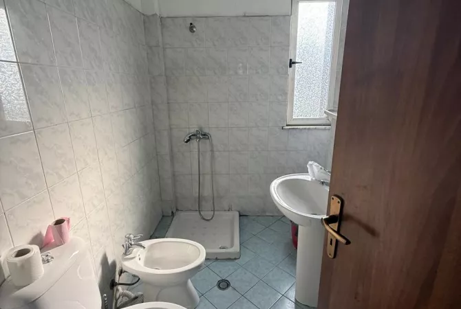 Shtepi me qera 1+1 ne Tirane - 380 Euro