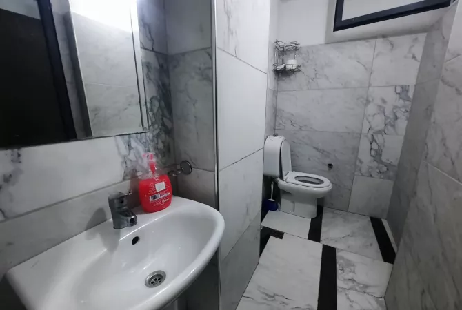 Shtepi me qera Apartament ne Tirane, 1+1, Mobilimi E mobiluar, Pagesa 440  Euro.