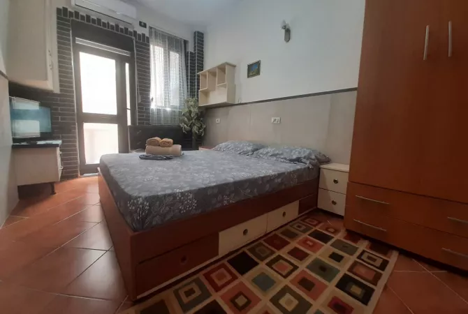 Shtepi me qera Apartament ne Tirane, 1+1, Mobilimi E mobiluar, Pagesa 440  Euro.