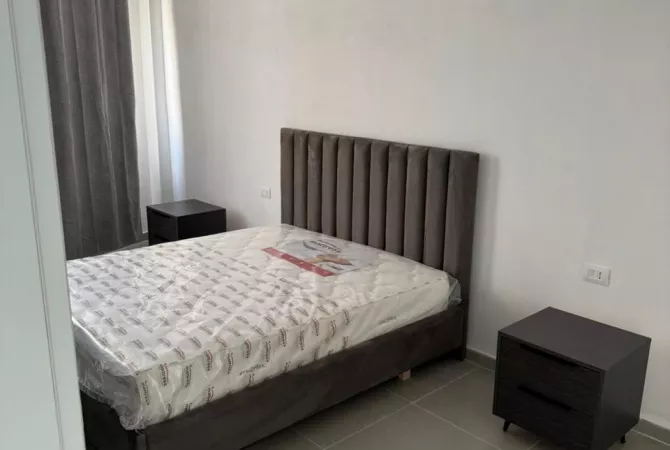 Shtepi me qera Apartament ne Tirane, 2+1, Mobilimi E mobiluar, Pagesa 70,000  Leke.