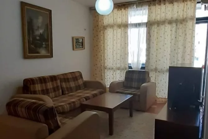 Shtepi me qera Apartament ne Tirane, 1+1, Mobilimi E mobiluar, Pagesa 600  Euro.