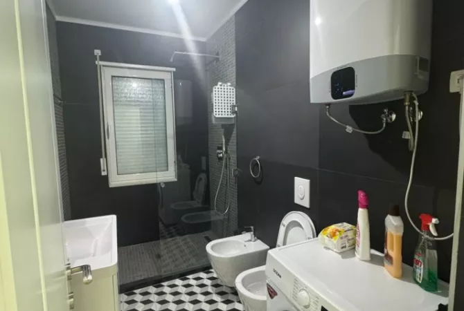 Shtepi me qera Apartament ne Tirane, 1+1, Mobilimi E mobiluar, Pagesa 600  Euro.