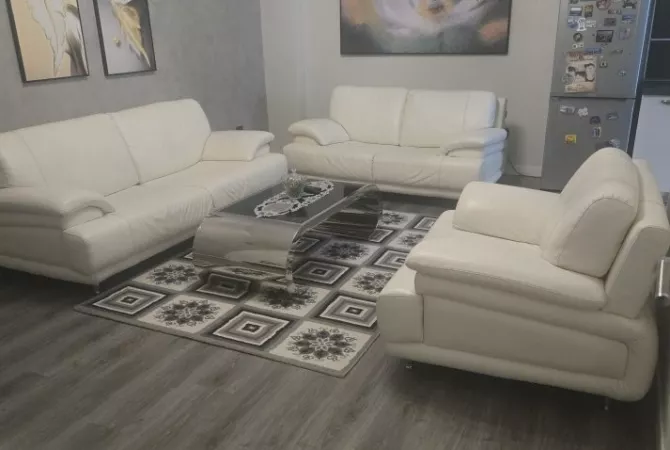 Shtepi me qera Apartament ne Tirane, 2+1, Mobilimi E mobiluar, Pagesa 500  Euro.