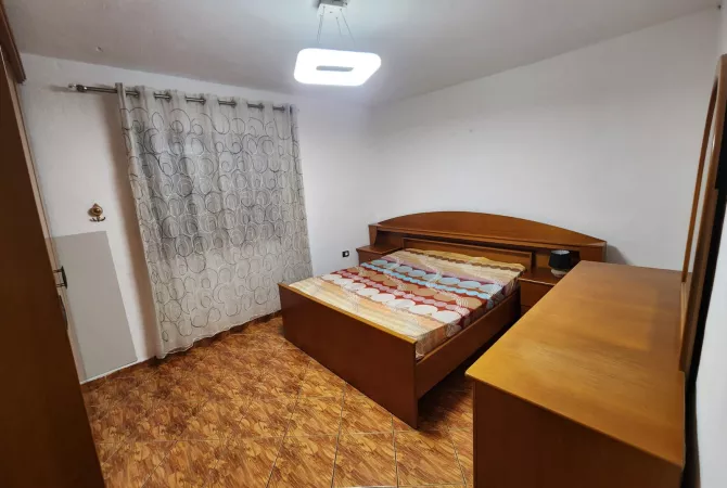 Shtepi me qera Apartament ne Tirane, 2+1, Mobilimi E mobiluar, Pagesa 40,000  Leke.