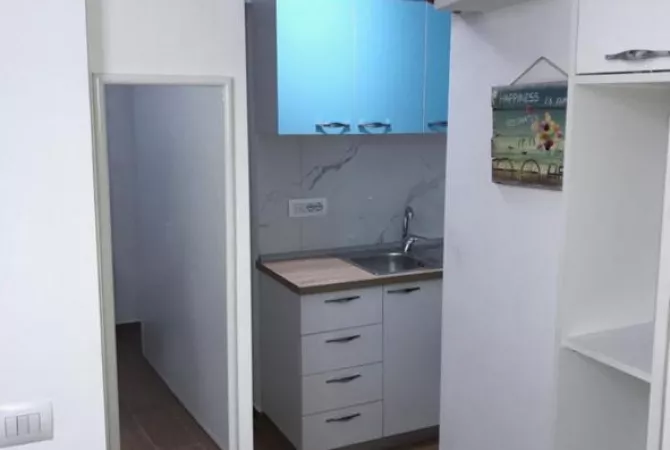Shtepi ne shitje Apartament ne Tirane, Garsoniere, Mobilimi E mobiluar, Pagesa 55,000  Euro.