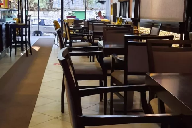 Shitet lokal tek Rruga e Barrikadave/370,000 euro