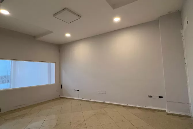 Ambient biznesi me qera 3+1 ne Tirane - 1,000 Euro