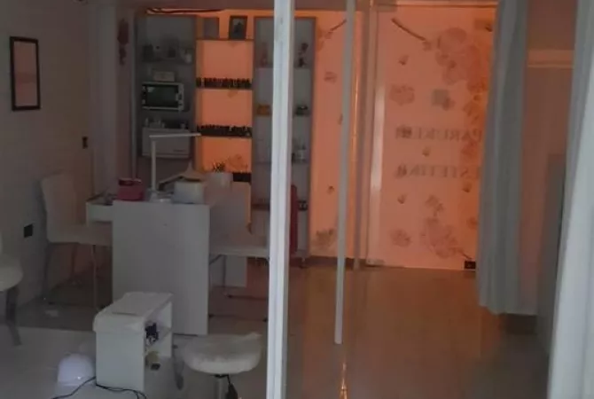 Ambiente Commerciale in Affitto 3+1 a Tirana - 650 Euro