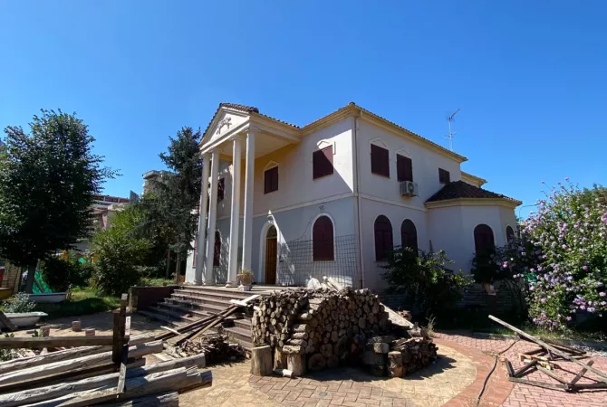 Shtepi ne shitje 7+1 ne Tirane - 5,000 Euro