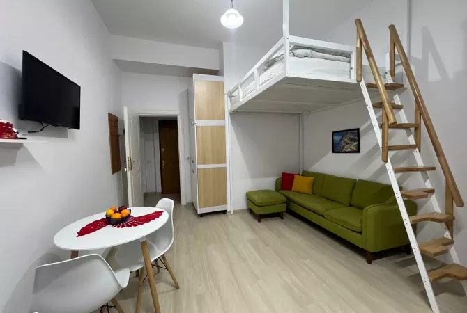 Shtepi me qera Garsoniere ne Tirane - 600 Euro