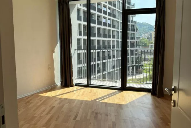 Ambient biznesi me qera 3+1 ne Tirane - 1,850 Euro