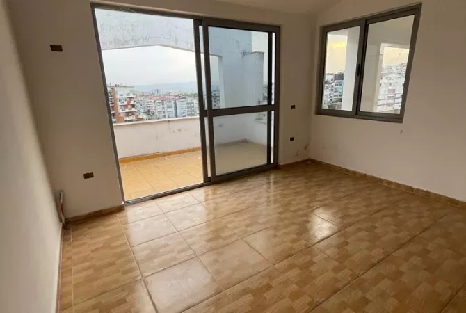 Shtepi ne shitje Apartament ne Tirane, 2+1, Mobilimi Bosh, pa mobiluar, Pagesa 170,000  Euro.