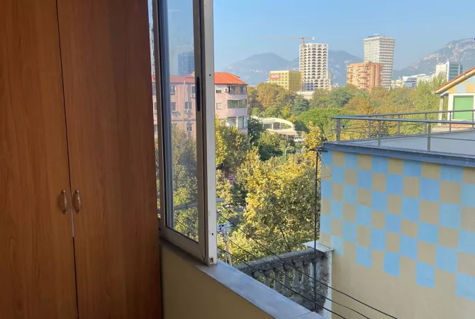 Shtepi me qera 1+1 ne Tirane - 60,000 Leke