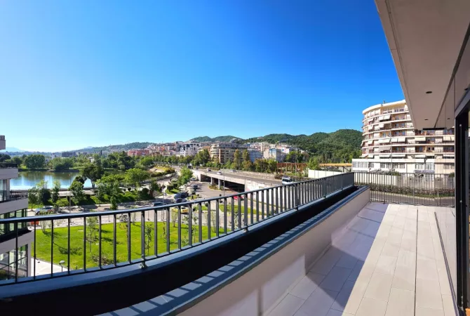 Ambient biznesi me qera 3+1 ne Tirane - 1,000 Euro