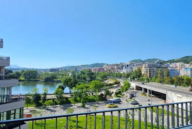 Jepet me qera ambjent per zyre 2+1 tek Liqeni Artificial, Lake View/1000 euro