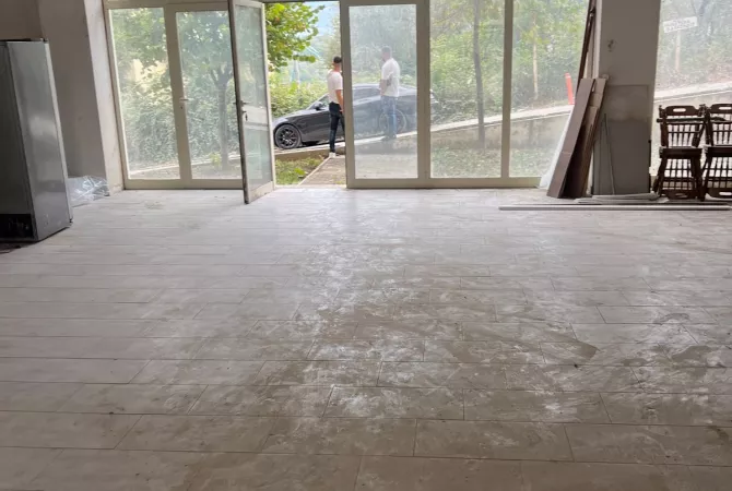 Ambient biznesi ne shitje 4+1 ne Tirane - 240,578 Euro
