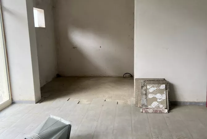 Ambient biznesi ne shitje 4+1 ne Tirane - 240,578 Euro