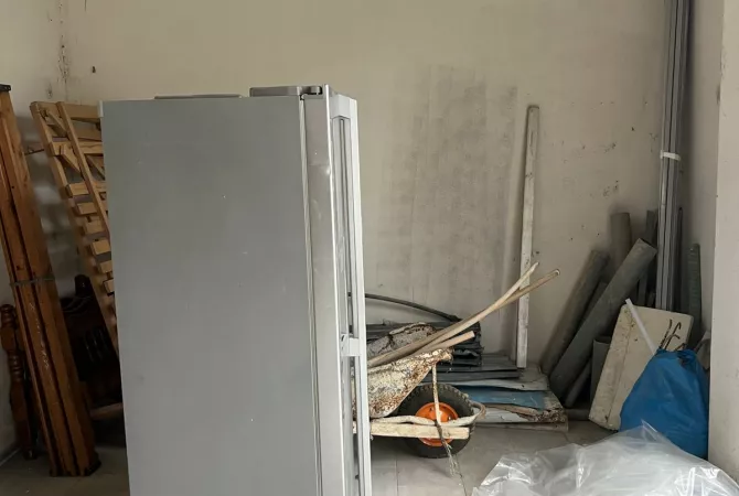 Shitet Ambient tek Liqeni i thate/1900 euro m2 