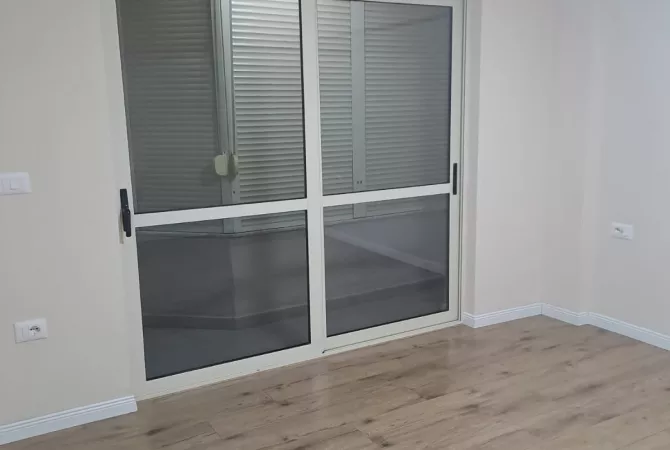 Shtepi me qera Apartament ne Tirane, 2+1, Mobilimi Bosh, pa mobiluar, Pagesa 1,200  Euro.