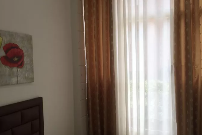 Shtepi me qera Apartament ne Tirane, 1+1, Mobilimi E mobiluar, Pagesa 50,000  Leke.