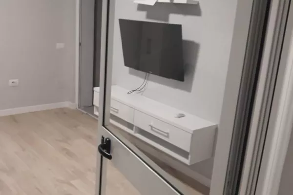 Shtepi me qera Apartament ne Tirane, Garsoniere, Mobilimi E mobiluar, Pagesa 45,000  Leke.