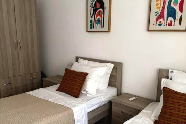 Shtepi me qera Apartament ne Tirane, 2+1, Mobilimi E mobiluar, Pagesa 950  Euro.