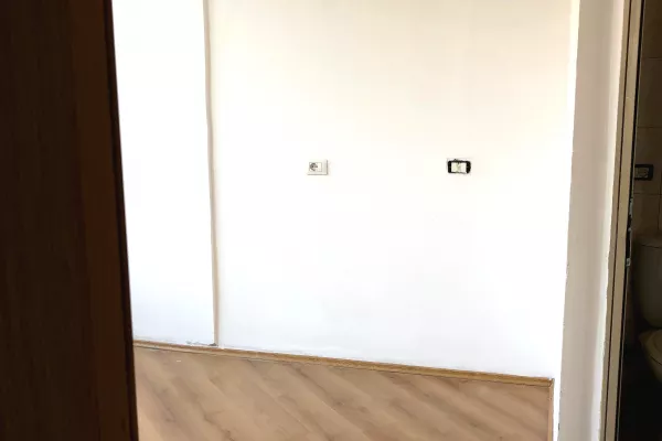 Apartment for rent in Tirana 2+1, Emty