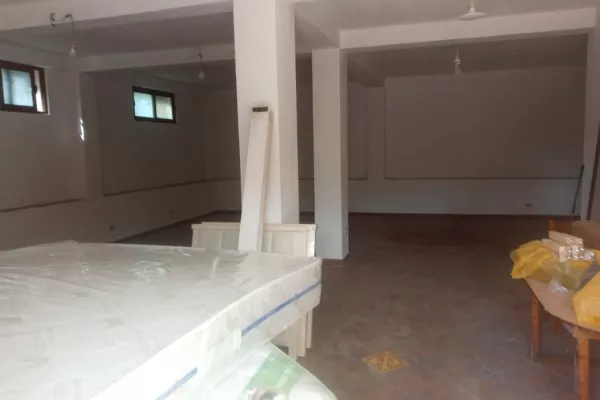 Ambient biznesi me qera 4+1 ne Tirane - 500 Euro