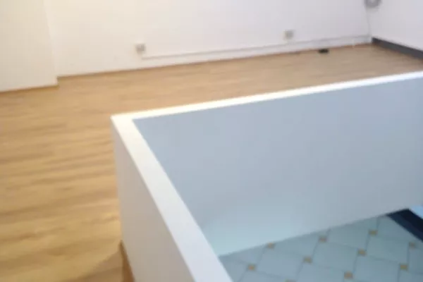 Jepet ambienti me qera Rruga Barrikadave/600 euro