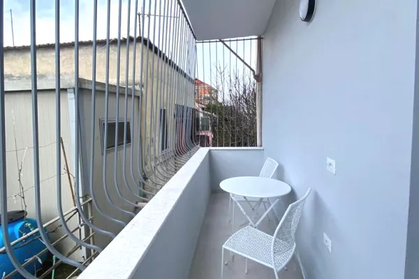 Shtepi me qera Apartament ne Tirane, 2+1, Mobilimi E mobiluar, Pagesa 700  Euro.