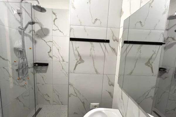 Shtepi me qera Apartament ne Tirane, 2+1, Mobilimi E mobiluar, Pagesa 800  Euro.