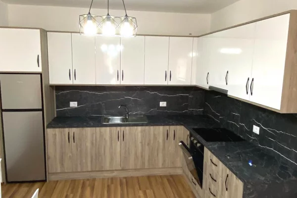 Shtepi ne shitje Apartament ne Tirane, 1+1, Mobilimi E mobiluar, Pagesa 112,000  Euro.