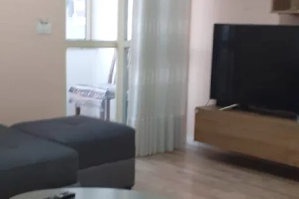 Shtepi me qera 2+1 ne Tirane - 60,000 Leke