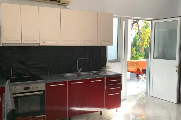 Shtepi me qera 1+1 ne Tirane - 400 Euro