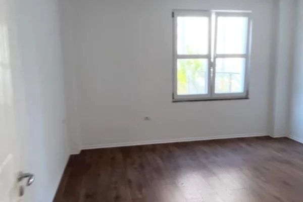 Shtepi me qera 2+1 ne Tirane - 600 Euro