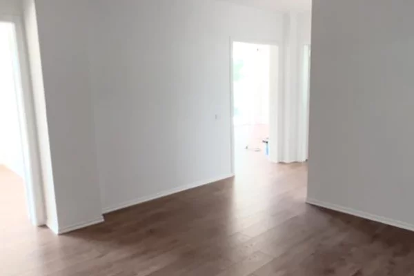 Shtepi me qera Apartament ne Tirane, 2+1, Mobilimi Bosh, pa mobiluar, Pagesa 600  Euro.