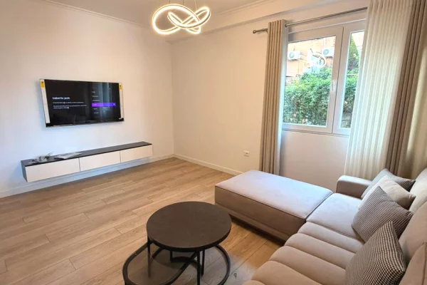 Shtepi me qera 1+1 ne Tirane - 800 Euro