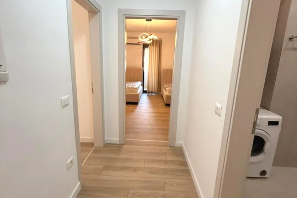 Shtepi me qera 2+1 ne Tirane - 800 Euro