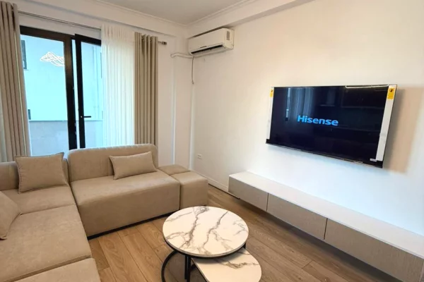 Shtepi me qera 2+1 ne Tirane - 800 Euro