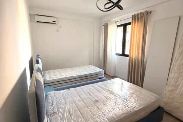 Shtepi me qera Apartament ne Tirane, 2+1, Mobilimi E mobiluar, Pagesa 800  Euro.