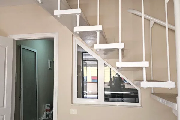 Shtepi me qera 2+1 ne Tirane - 1,300 Euro