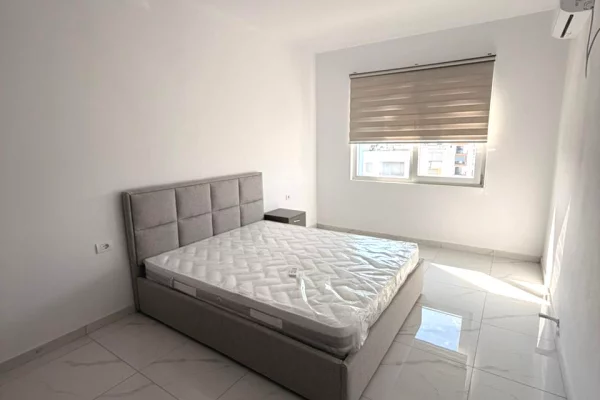 Shtepi me qera Apartament ne Tirane, 3+1, Mobilimi E mobiluar, Pagesa 500  Euro.