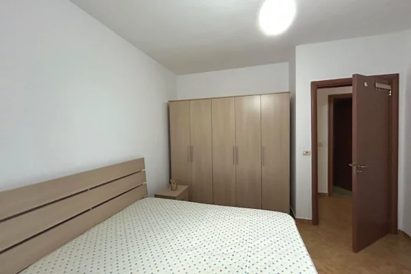 Shtepi me qera Apartament ne Tirane, 2+1, Mobilimi E mobiluar, Pagesa 550  Euro.