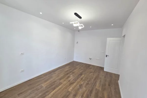 Apartment for rent in Tirana 2+1, Emty