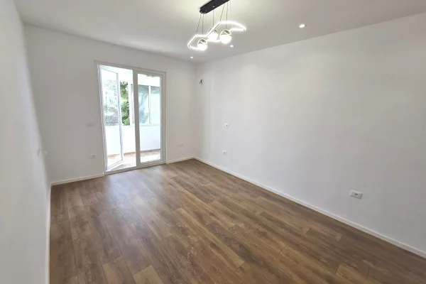 Shtepi me qera 2+1 ne Tirane - 650 Euro