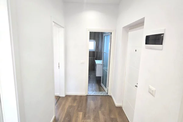 Shtepi me qera 2+1 ne Tirane - 650 Euro